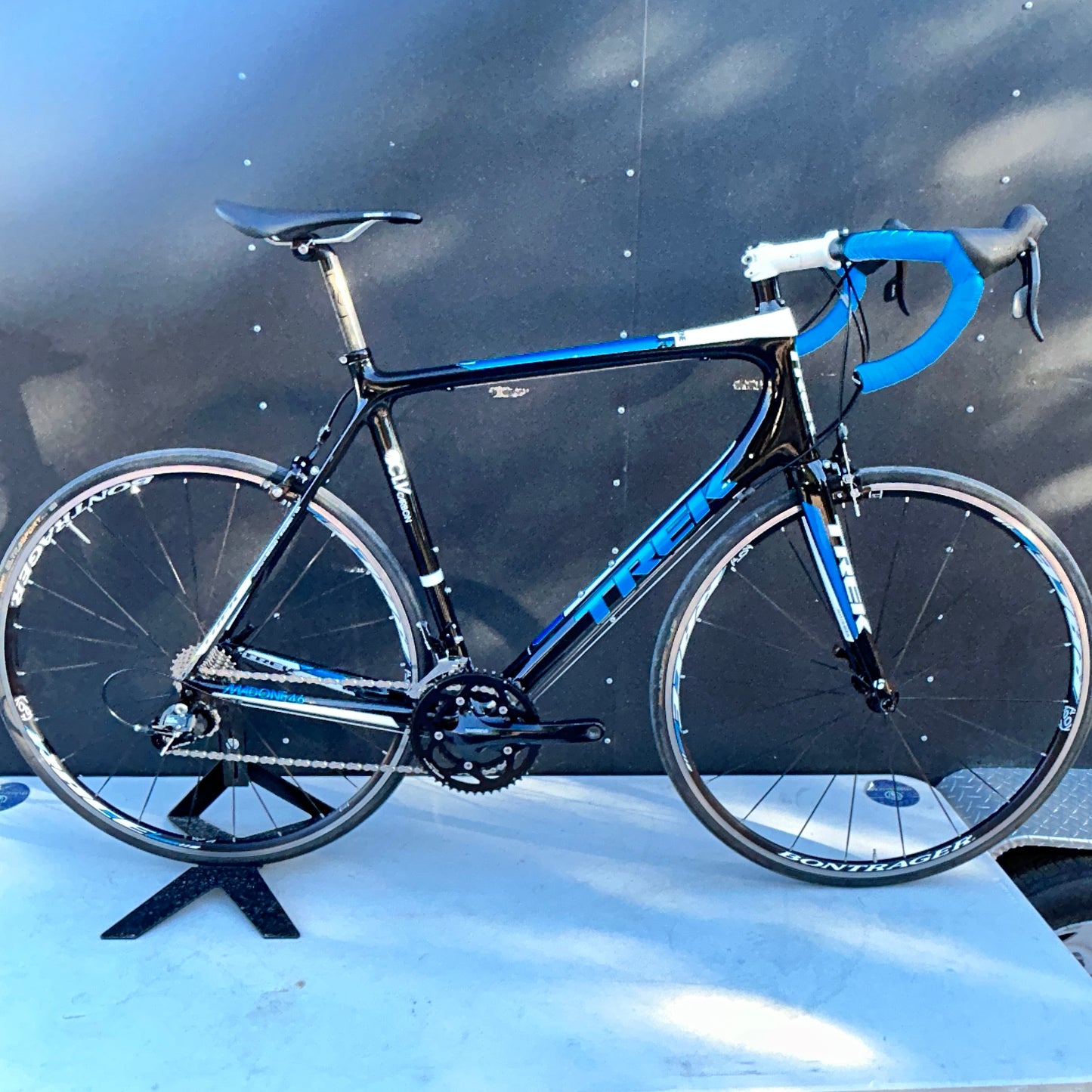 TREK MADONE 4.6 ROAD BIKE 58 CM SRAM RIVAL