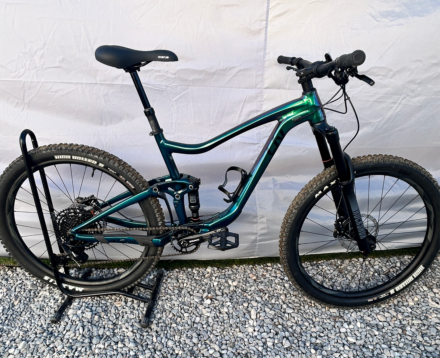 Giant Liv Intrigue 27.5" Chameleon Galaxy Medium