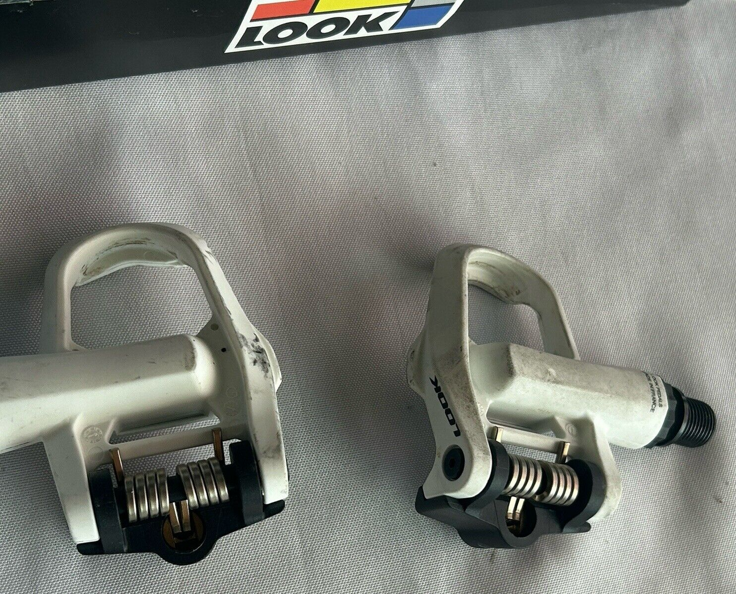 Look Keo 2 Max White Black Road Cycling Pedals with Grip Cleats