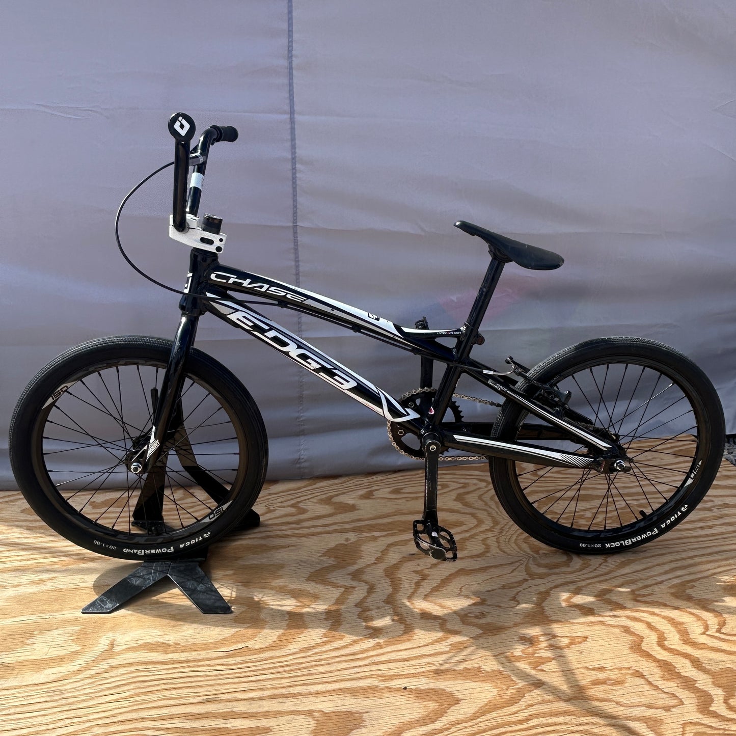 Chase Bicycles Edge Pro Race BMX 20" Black/White 20.5" TT