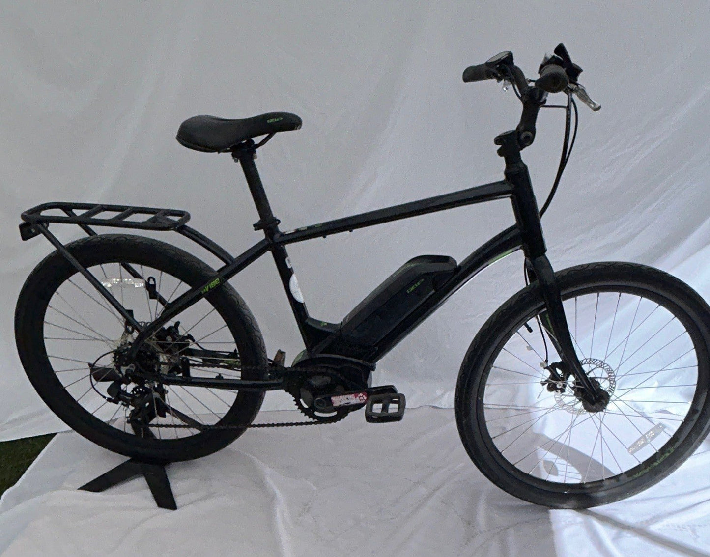 Izip Vibe 2.0 #96 Medium Dark Blue 1,948 Miles Electric Bicycle