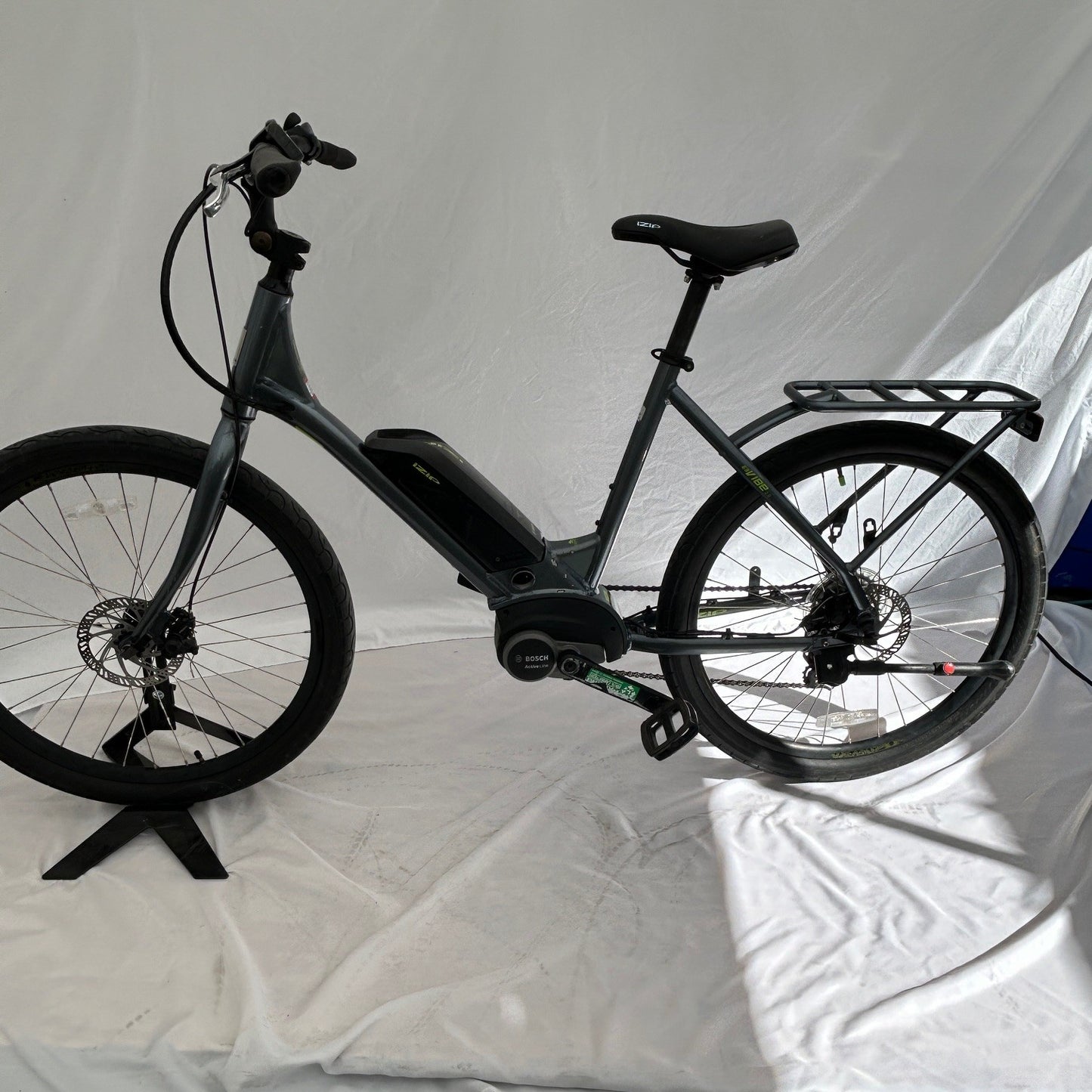 Izip Vibe 2.0 #76 Gray Large 1,290 Miles Electric Bicycle