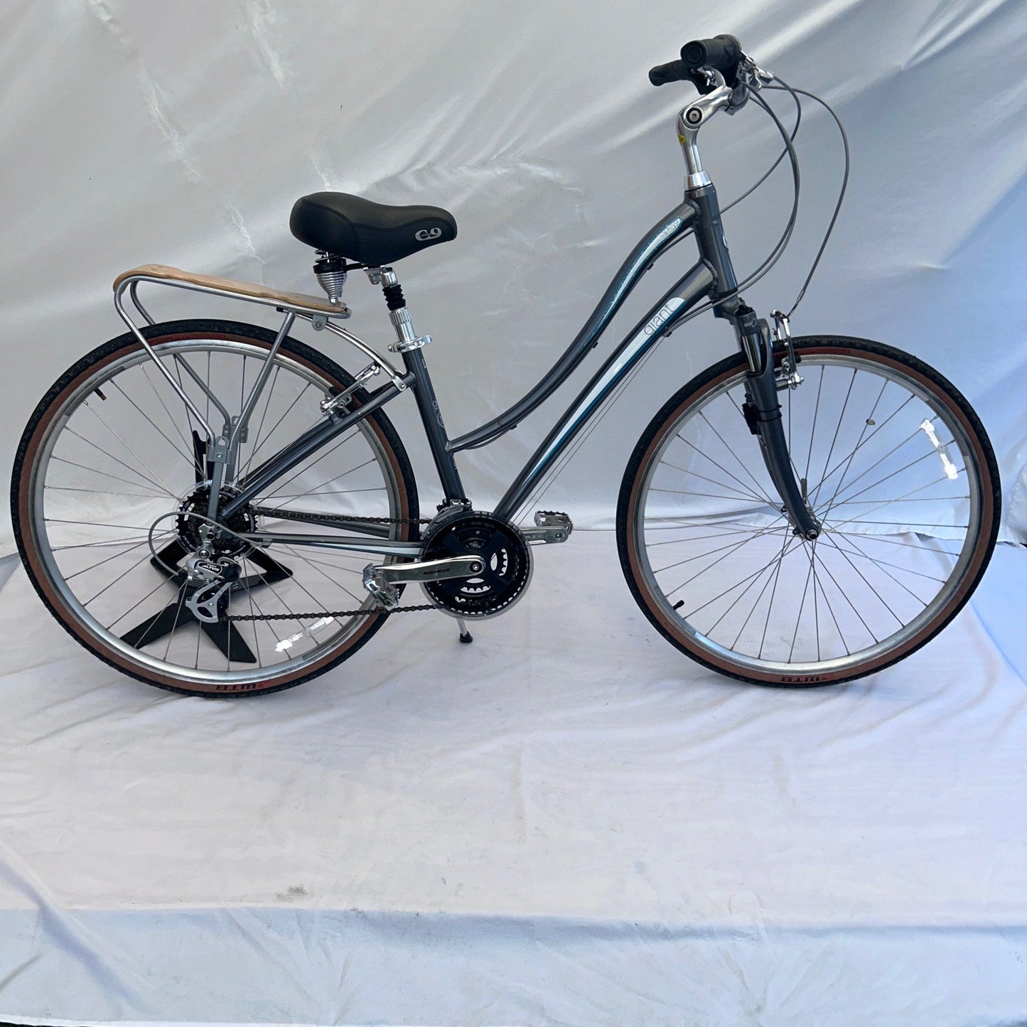 Giant Cypress Comfort Bicycle Small Silver/Blue