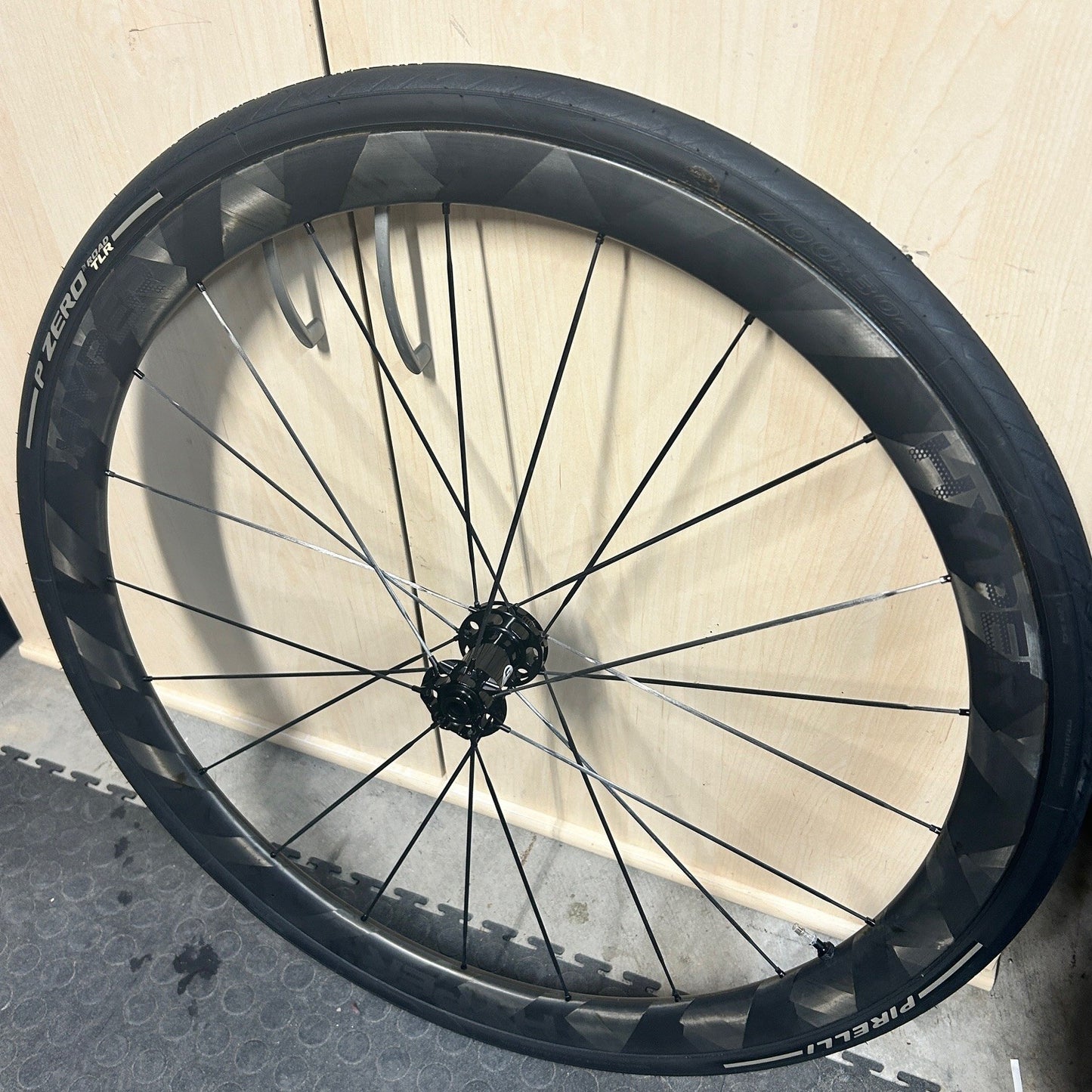 Lún HYPER D38 Disc Brake Wheelset + Pirelli 700x30 Tubeless Shimano