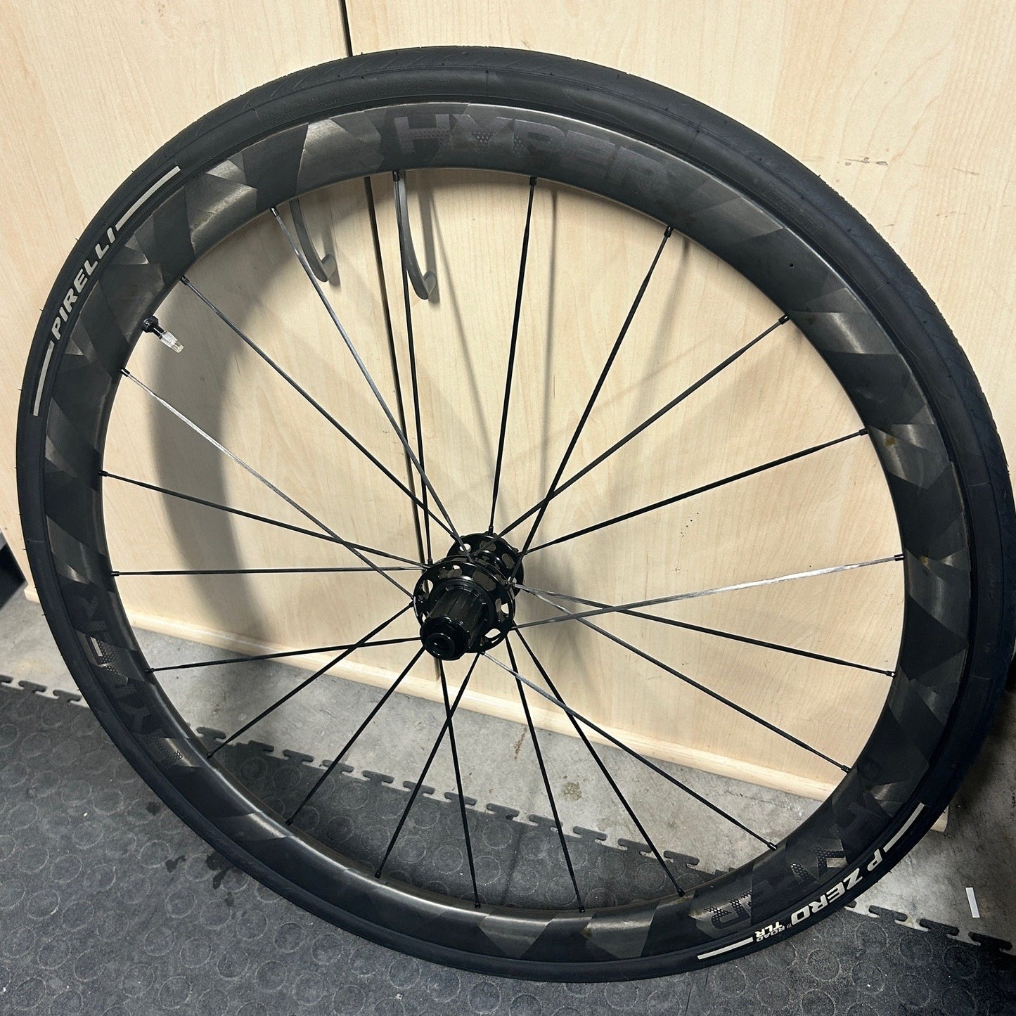 Lún HYPER D38 Disc Brake Wheelset + Pirelli 700x30 Tubeless Shimano